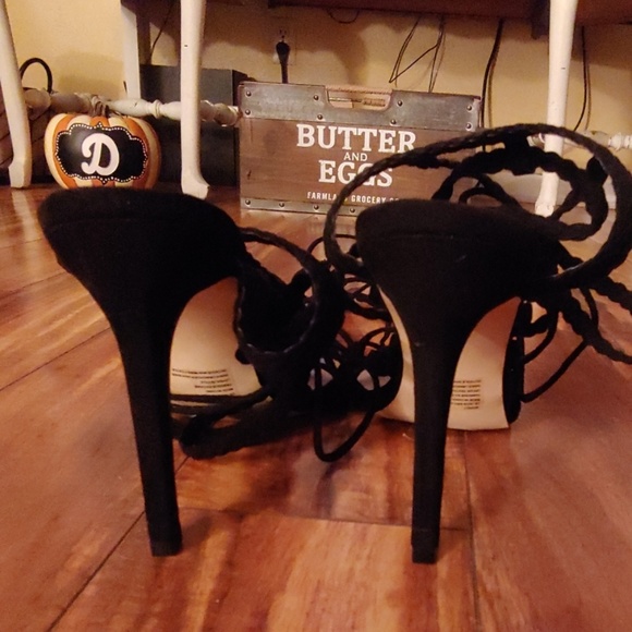 Black lace up the leg heels - Picture 4 of 5